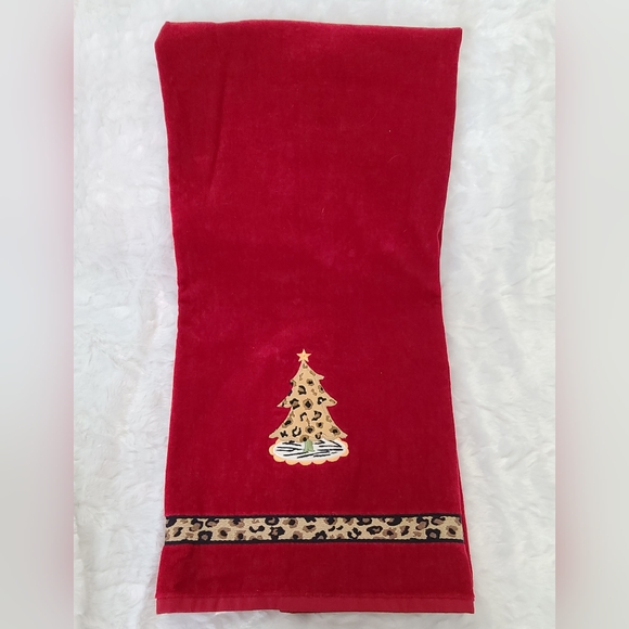 Ritz - Christmas Red Leopard Print 3 Pc Towel Set - Picture 6 of 7
